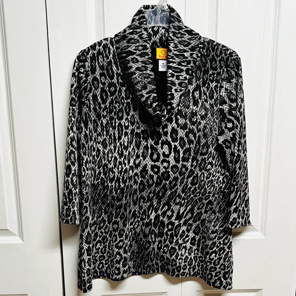 Ruby Rd. Black & Gray Leopard Print Shawl-Collar Top Size M